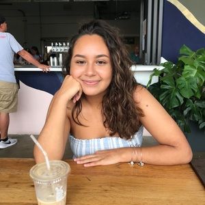 Meet your Posher, Gabriella